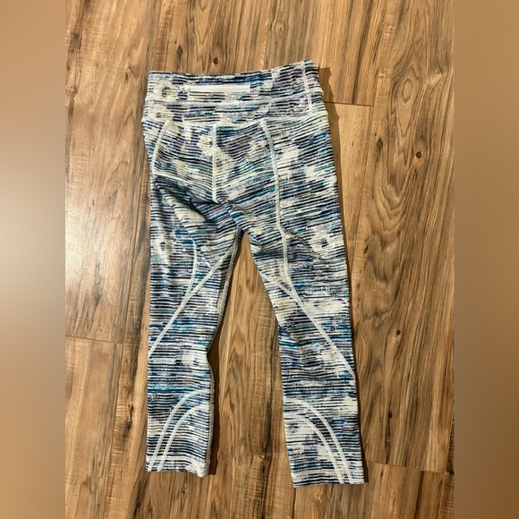 Lululemon cropped leggings - Picture 3 of 3